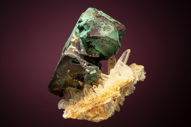 CHALCOPYRITE on QUARTZ