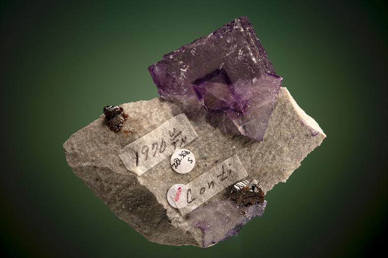 FLUORITE
