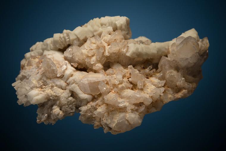 FLUORAPATITE on QUARTZ