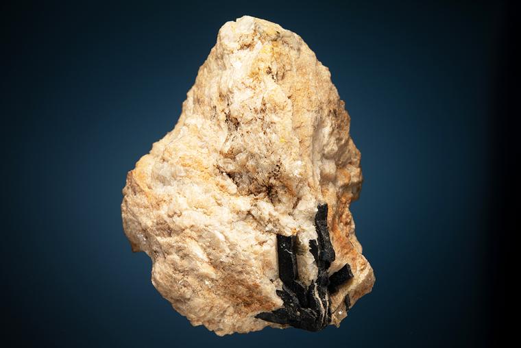 COLUMBITE-(Fe)